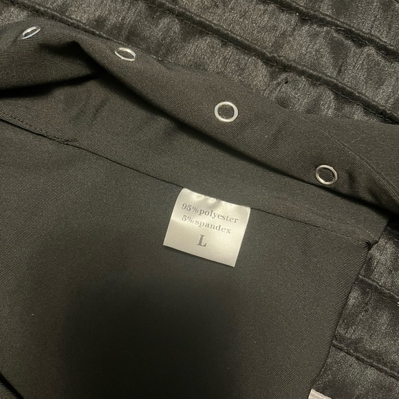 Brand new crop top - Picture 2 of 2